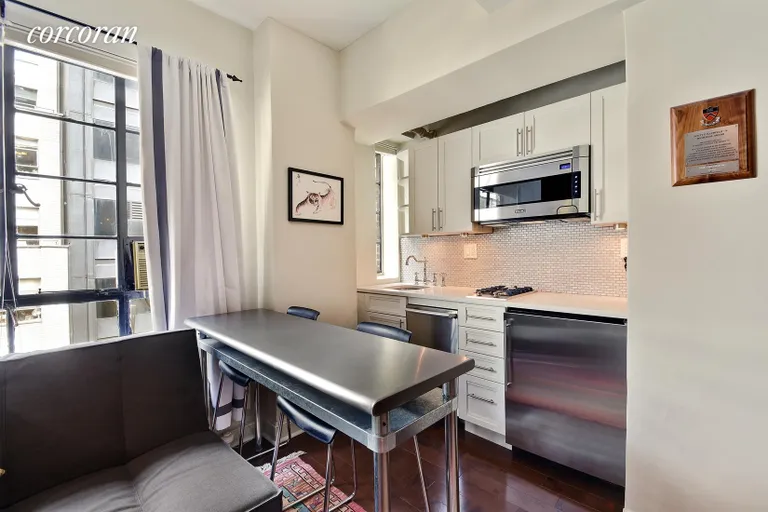 New York City Real Estate | View 140 East 40th Street, 10B | Kitchen | View 2
