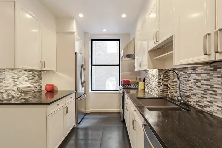 New York City Real Estate | View 68 East 86th Street, 4A | High end finishes, appliances & abundant cabinetry | View 5