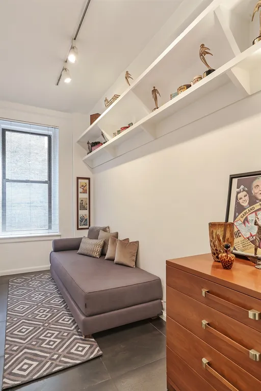 New York City Real Estate | View 68 East 86th Street, 4A | Guest bedroom with en suite full bath | View 10