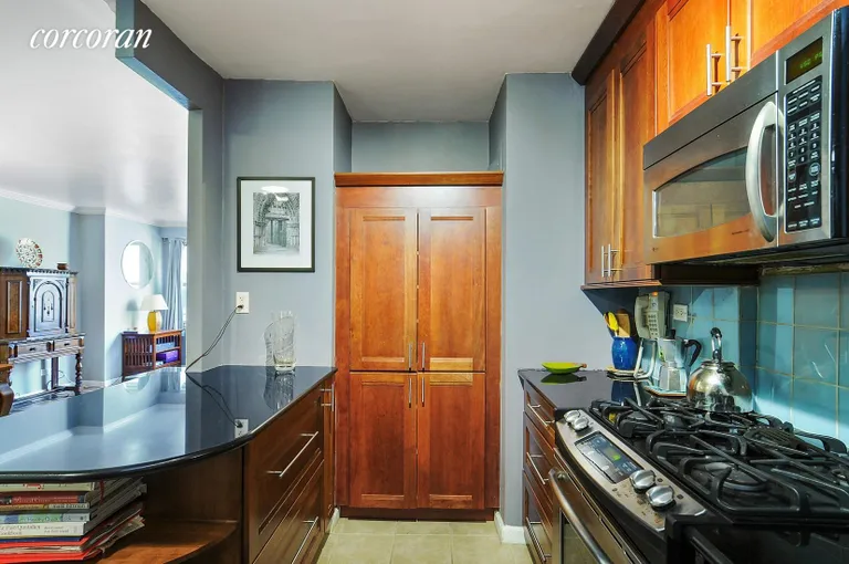 New York City Real Estate | View 15 West 72Nd Street, 5A | Beautifully Renovated Kitchen | View 2