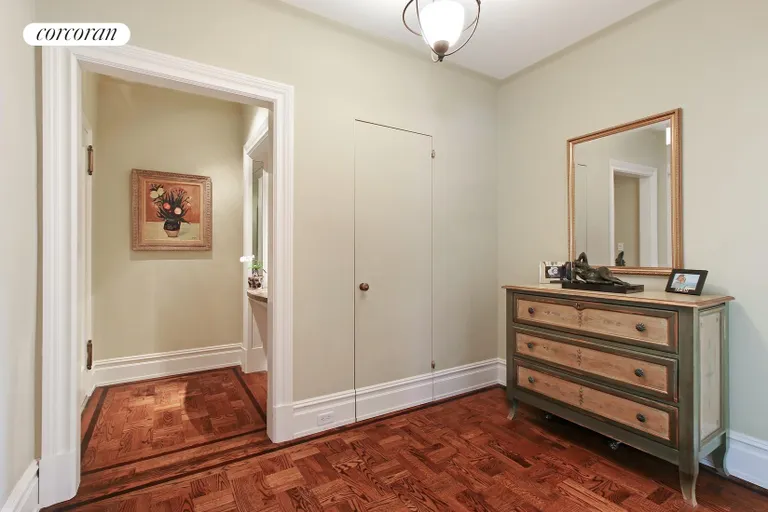New York City Real Estate | View 473 West End Avenue, 8B | Foyer | View 6