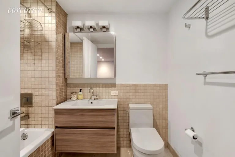 New York City Real Estate | View 954 Bergen Street, 4C | Full Bathroom | View 4