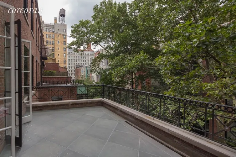 New York City Real Estate | View 6 East 93rd Street, PENTHOUSE | room 3 | View 4