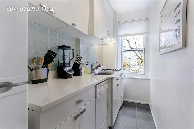New York City Real Estate | View 210 West 19th Street, 5H | room 1 | View 2