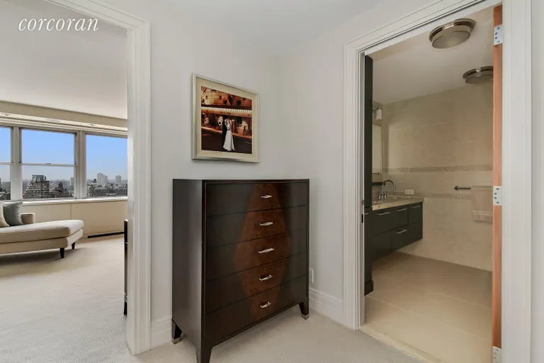 New York City Real Estate | View 15 West 72Nd Street, 28/29A | Master Suite | View 8