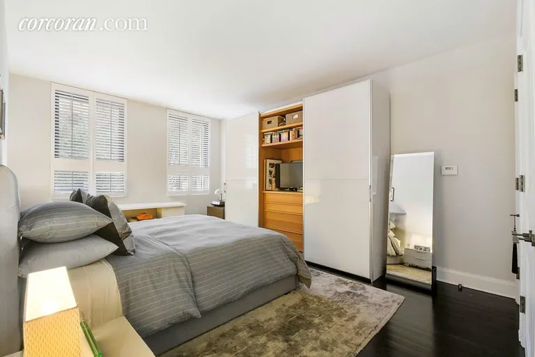 New York City Real Estate | View 170 East End Avenue, 2D | room 4 | View 5