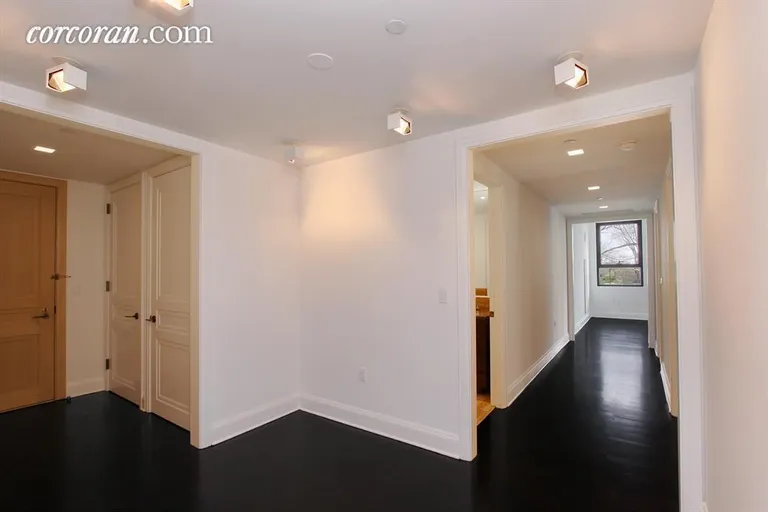 New York City Real Estate | View 170 East End Avenue, 2D | Foyer | View 16