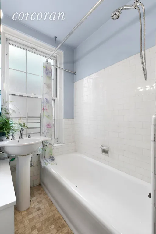 New York City Real Estate | View 77 Park Avenue, 9D | 2nd Bedroom Bath | View 6