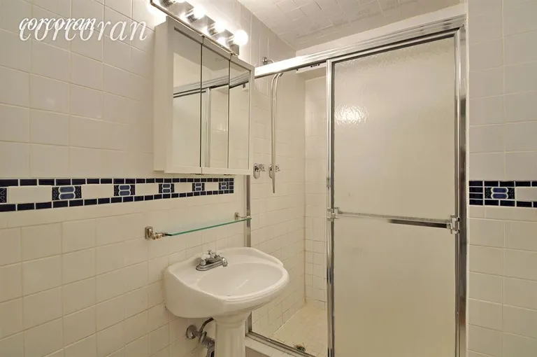 New York City Real Estate | View 135 Ocean Parkway, 5M | Bathroom | View 5