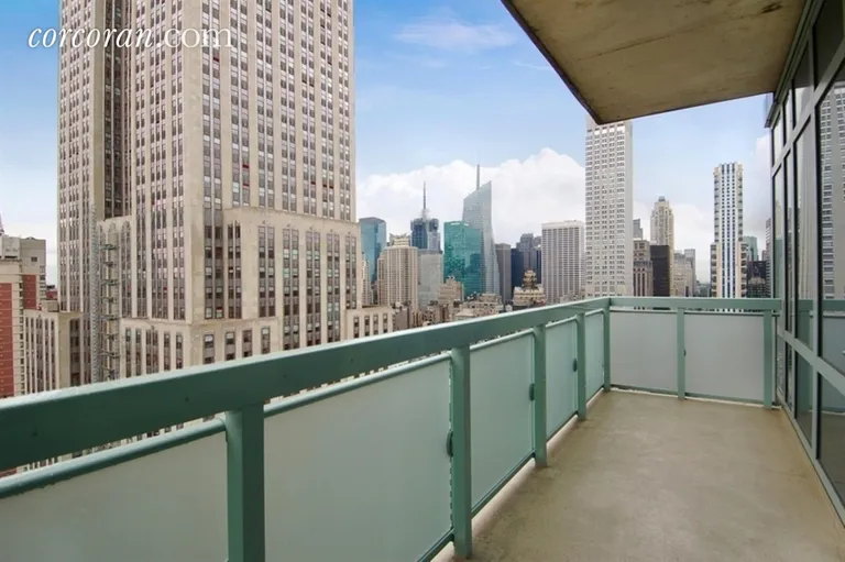 New York City Real Estate | View 325 Fifth Avenue, 41B | room 1 | View 2
