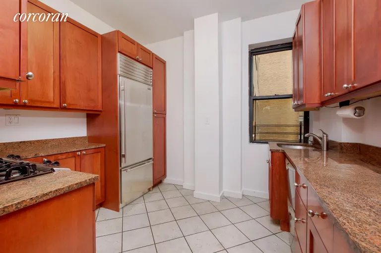 New York City Real Estate | View 215 West 90th Street, 5C | Kitchen | View 2