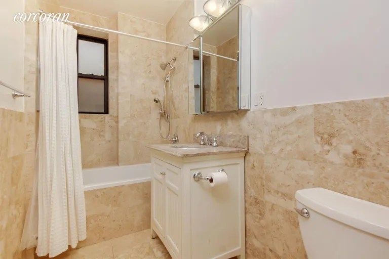 New York City Real Estate | View 215 West 90th Street, 5C | Bathroom | View 4