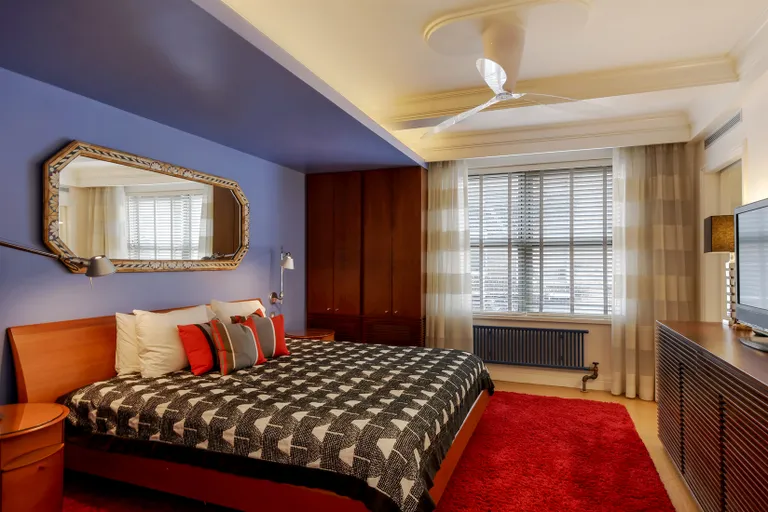 New York City Real Estate | View 60 Gramercy Park North, 14B | Master Bedroom Suite with windowed bath and WIC | View 8