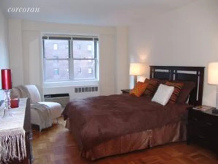 New York City Real Estate | View 345 West 58th Street, 15T | room 2 | View 3