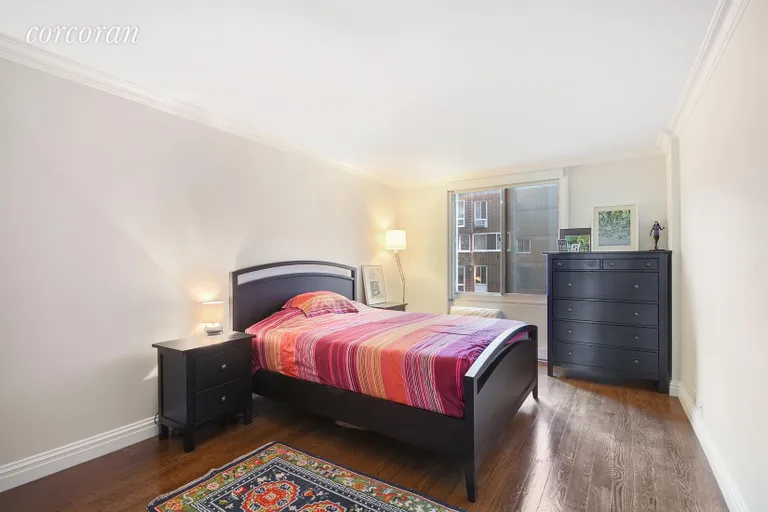 New York City Real Estate | View 575 Main Street, 714 | Master Bedroom with stunning en suite bath | View 5