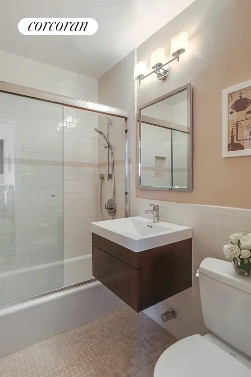 New York City Real Estate | View 400 East 56th Street, 29E | Beautifully Renovated Master Bathroom | View 5