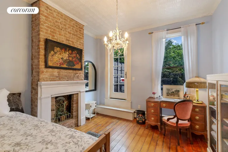 New York City Real Estate | View 28 Jackson Place | 4 Beds, 3 Baths | View 1