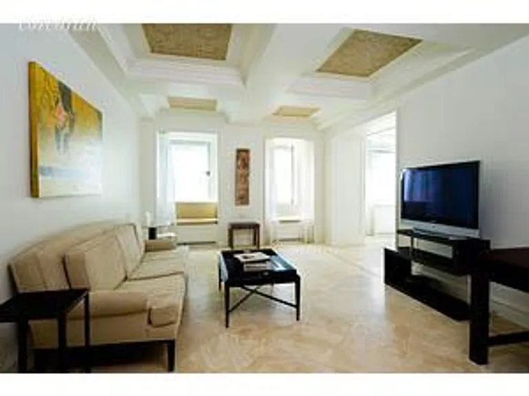 New York City Real Estate | View 201 East 80th Street, 11F | room 1 | View 2
