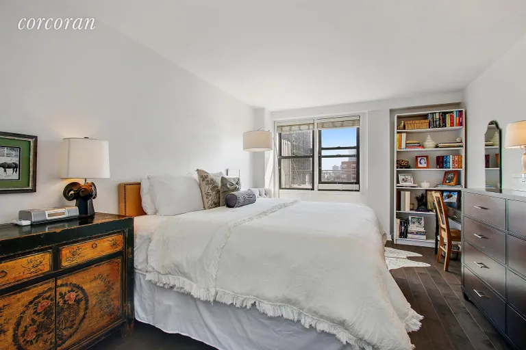 New York City Real Estate | View 201 East 21st Street, 16L | Bedroom | View 5