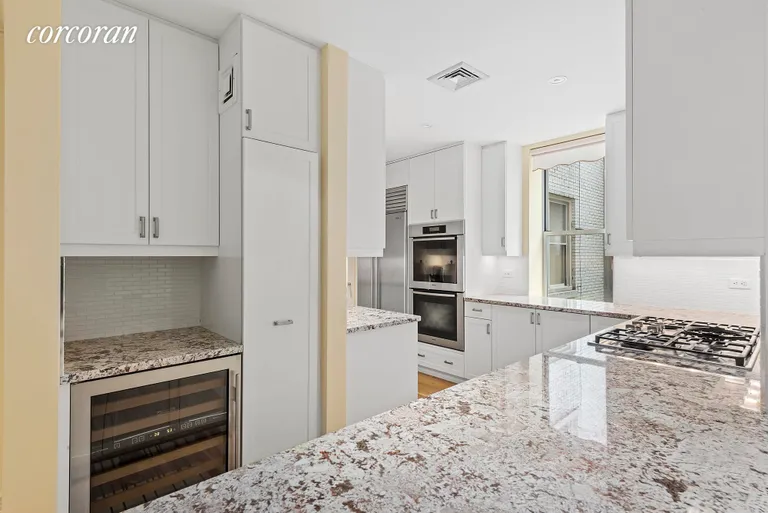New York City Real Estate | View 317 West 89th Street, 4W | Beautifully Renovated Kitchen | View 5