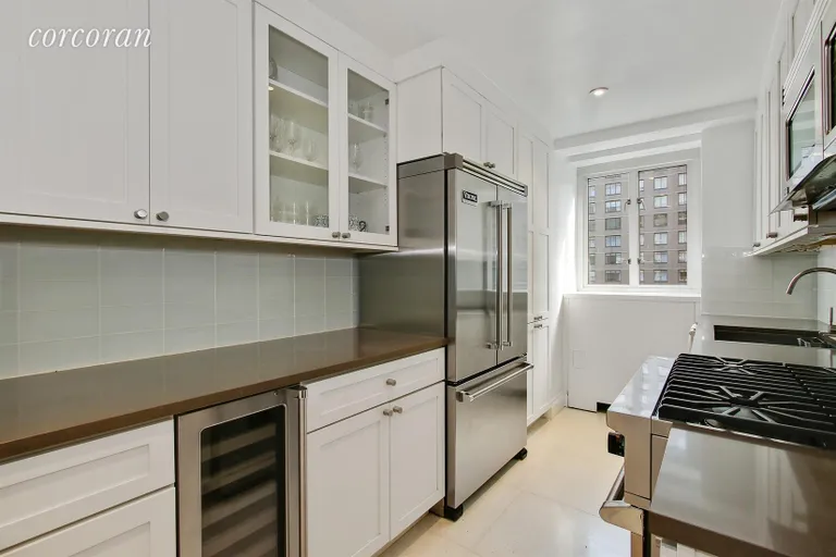 New York City Real Estate | View 200 East 66th Street, B1106 | Kitchen | View 2