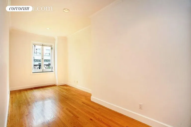 New York City Real Estate | View 9 East 62nd Street, 4TH FLOOR | room 6 | View 7