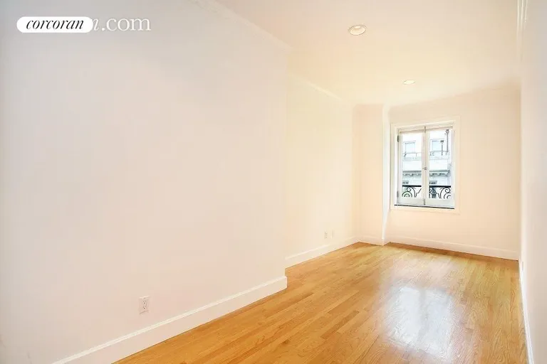 New York City Real Estate | View 9 East 62nd Street, 4TH FLOOR | room 5 | View 6