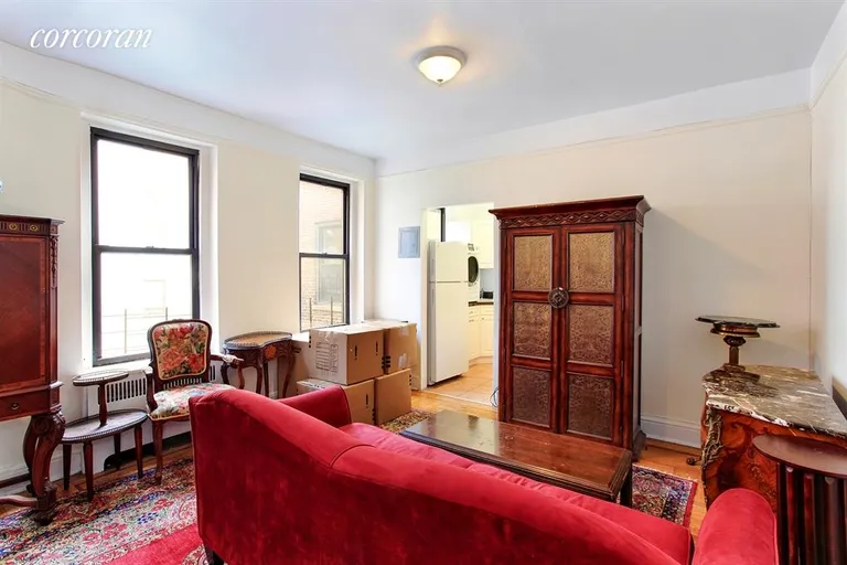 New York City Real Estate | View 529 East 85th Street, 6E | Living Room | View 2