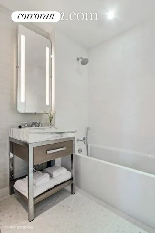 New York City Real Estate | View 389 East 89th Street, 5G | Bathroom | View 4