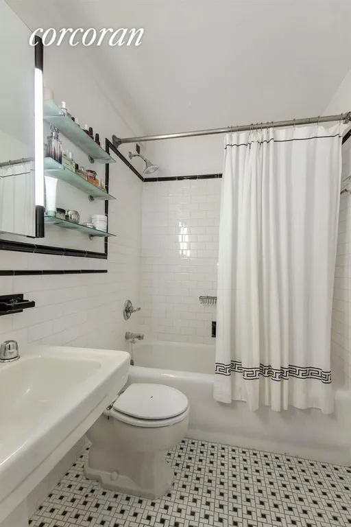 New York City Real Estate | View 299 West 12th Street, 7G | Bathroom | View 5