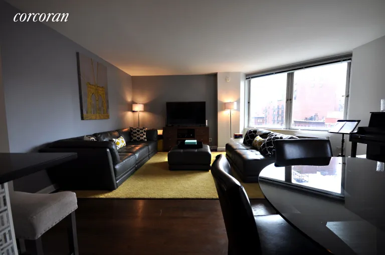 New York City Real Estate | View 1601 Third Avenue, 8A | room 1 | View 2