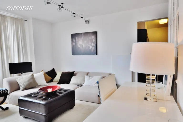 New York City Real Estate | View 1623 Third Avenue, 21B | room 1 | View 2