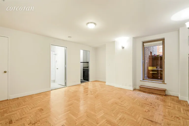 New York City Real Estate | View 106 Central Park South, 4H | Living room  | View 2
