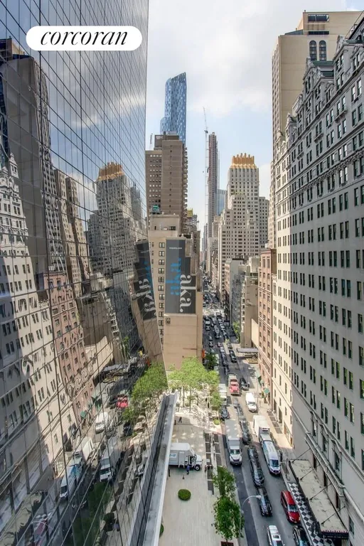 New York City Real Estate | View 4 West 58th Street, Floor 11 | room 6 | View 7