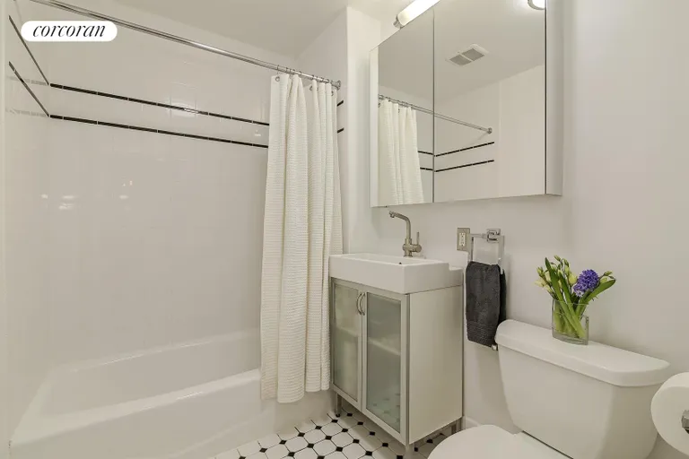 New York City Real Estate | View 444 12th Street, 1H/2H | Bathroom | View 6