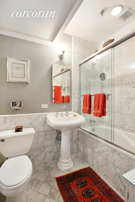 New York City Real Estate | View 203 West 90th Street, 7B | Bathroom | View 9