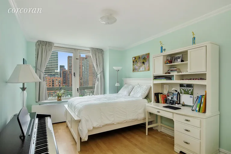 New York City Real Estate | View 170 East 87th Street, W15A | Bedroom | View 4