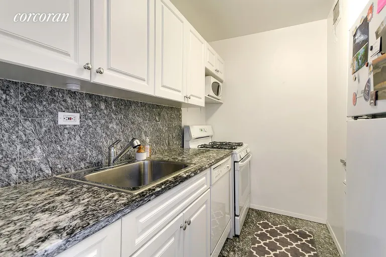 New York City Real Estate | View 205 West End Avenue, 21E | room 1 | View 2