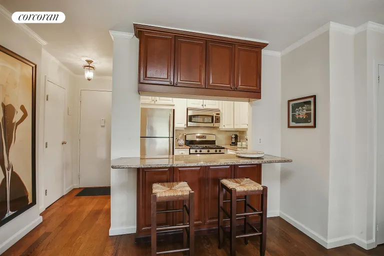 New York City Real Estate | View 200 West 79th Street, 4-5M | Open Pass through Kitchen | View 2