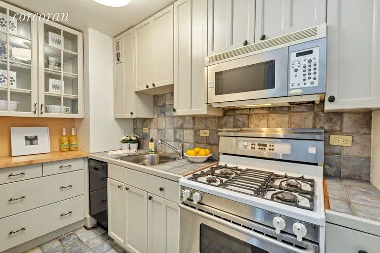 New York City Real Estate | View 230 East 15th Street, 6F | Cook | View 3