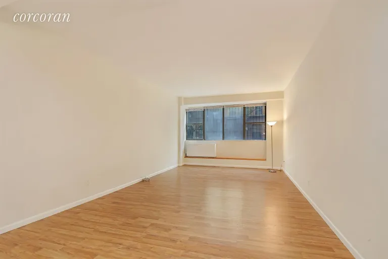 New York City Real Estate | View 402 East 90th Street, 1C | 2 Beds, 2 Baths | View 1