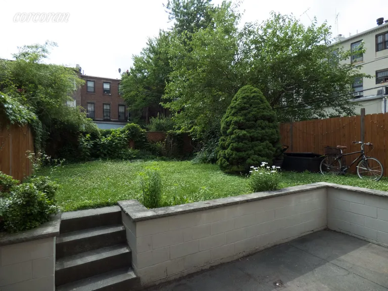 New York City Real Estate | View 86 South Oxford Street, 1R | 1.5 Beds, 1 Bath | View 1