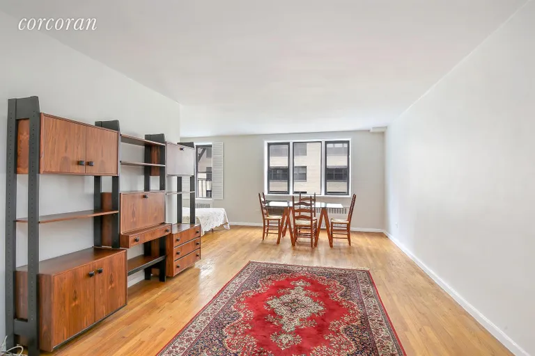 New York City Real Estate | View 200 East 28th Street, 5D | 2 Beds, 1 Bath | View 1