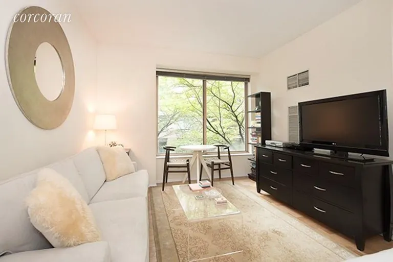 New York City Real Estate | View 200 East 69th Street, 4R | 1 Bath | View 1
