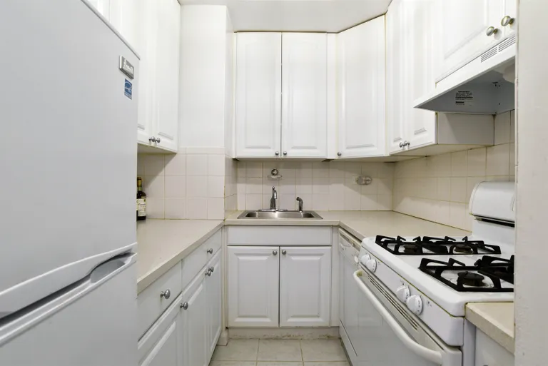 New York City Real Estate | View 135 Ocean Parkway, 7H | Kitchen | View 3