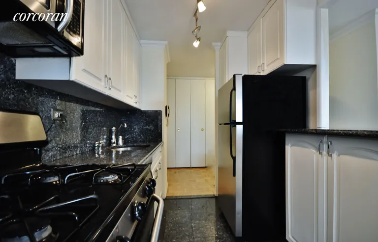 New York City Real Estate | View 1623 Third Avenue, 23K | room 10 | View 11