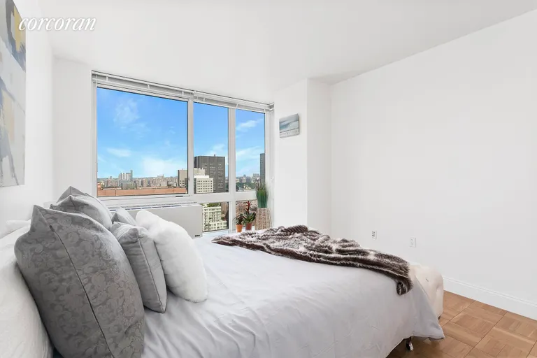 New York City Real Estate | View 215-217 East 96th Street, 34F | 4 | View 3