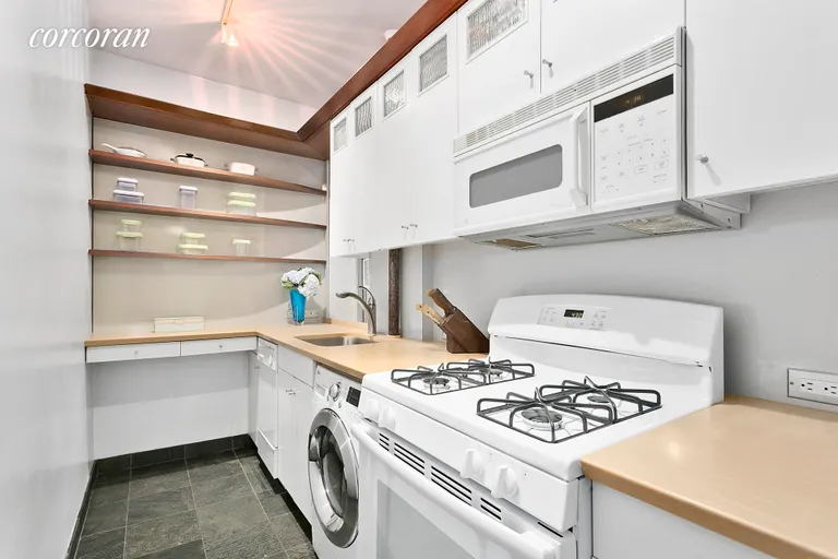New York City Real Estate | View 155 West 20th Street, 3B | Kitchen | View 4