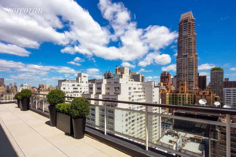 New York City Real Estate | View 200 East 66th Street, PH B21-02 | room 2 | View 3