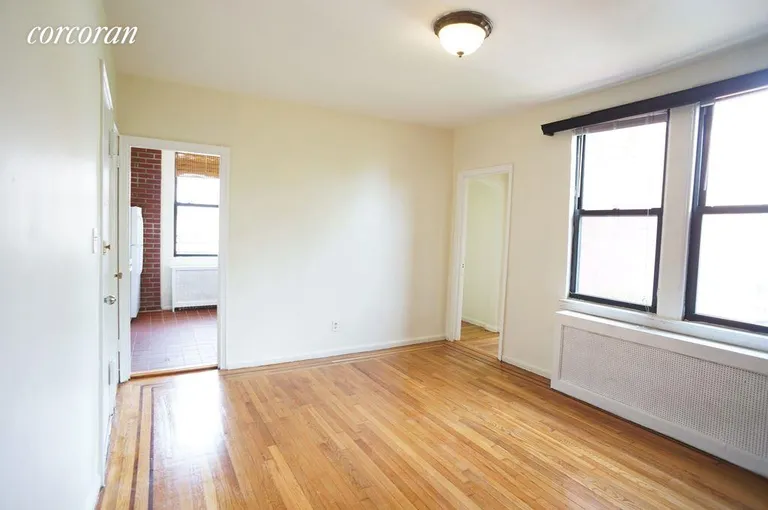 New York City Real Estate | View 292 Manhattan Avenue, 3R | room 4 | View 5